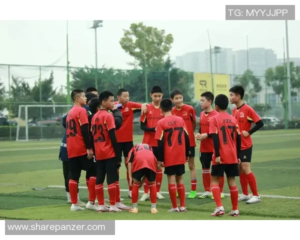 掌握足球技巧 从模仿球星过人动作开始 打造属于你的精彩球场风采 掌握足球技巧 从模仿球星过人动作开始 打造属于你的精彩球场风采